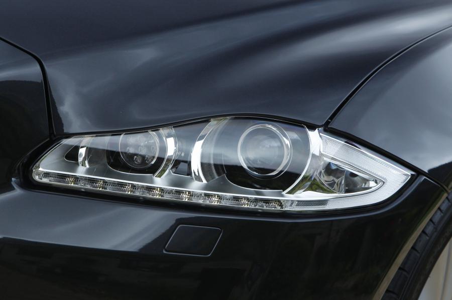 Jaguar XJ 2012 года  (UK) (фото 21 из 121)